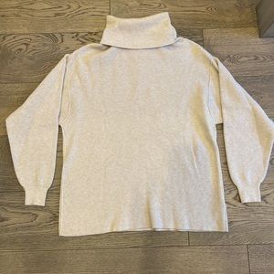 Free People Sweater. Medium.